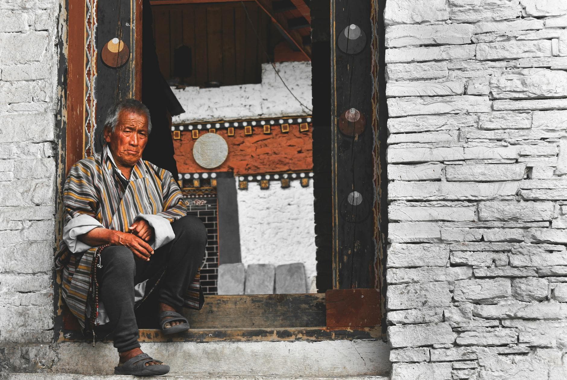 Bhutan's GMC Offers Fast Crypto Licenses and Banking Access