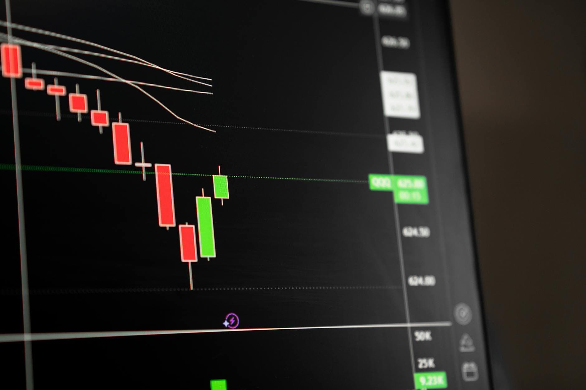 Benchmark Raises Coinbase Price Target to $270 Amid Q1 Softness