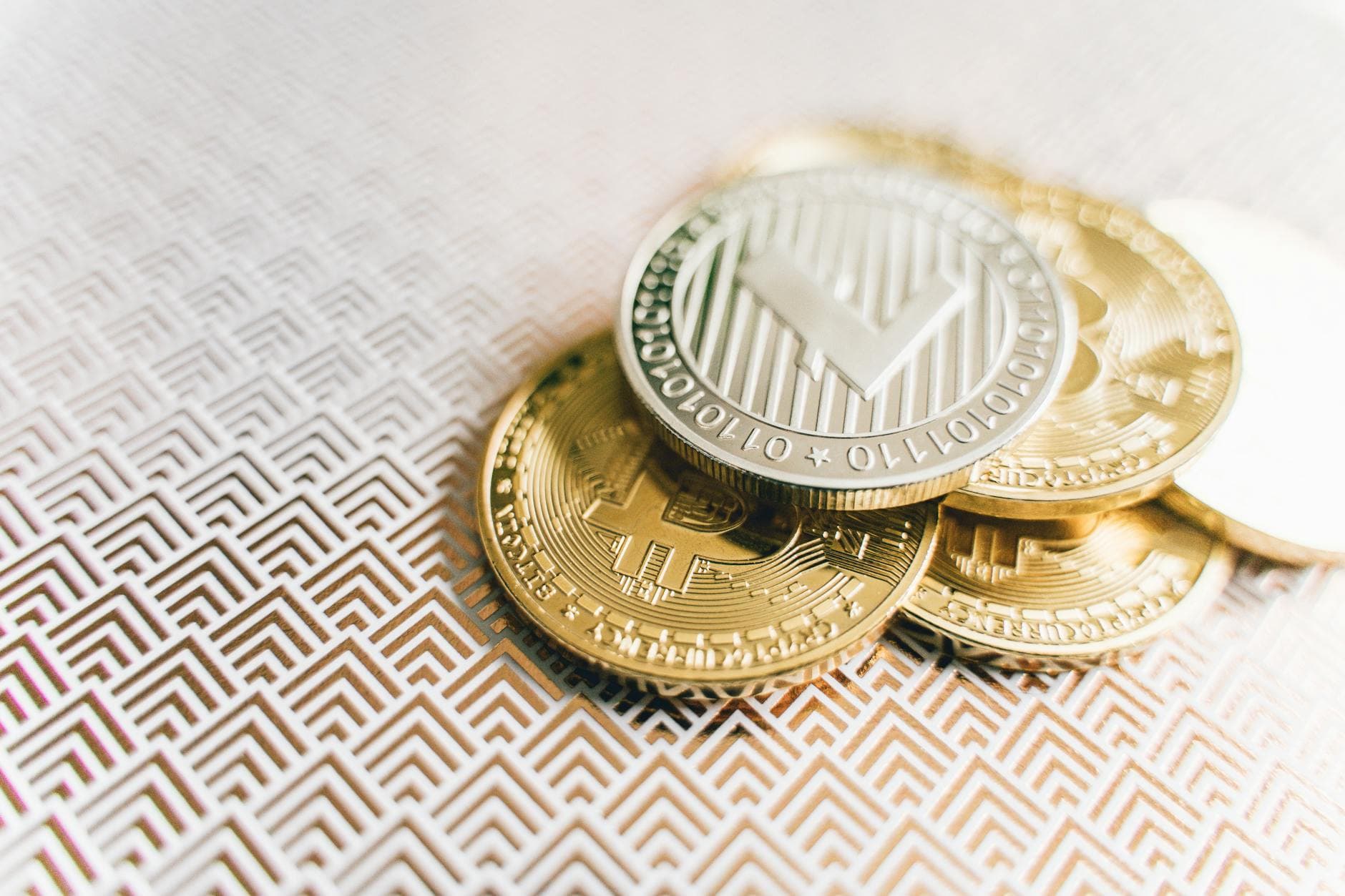 Chainlink CCIP Crosses $2.5B TVL as Protocols Flee LayerZero