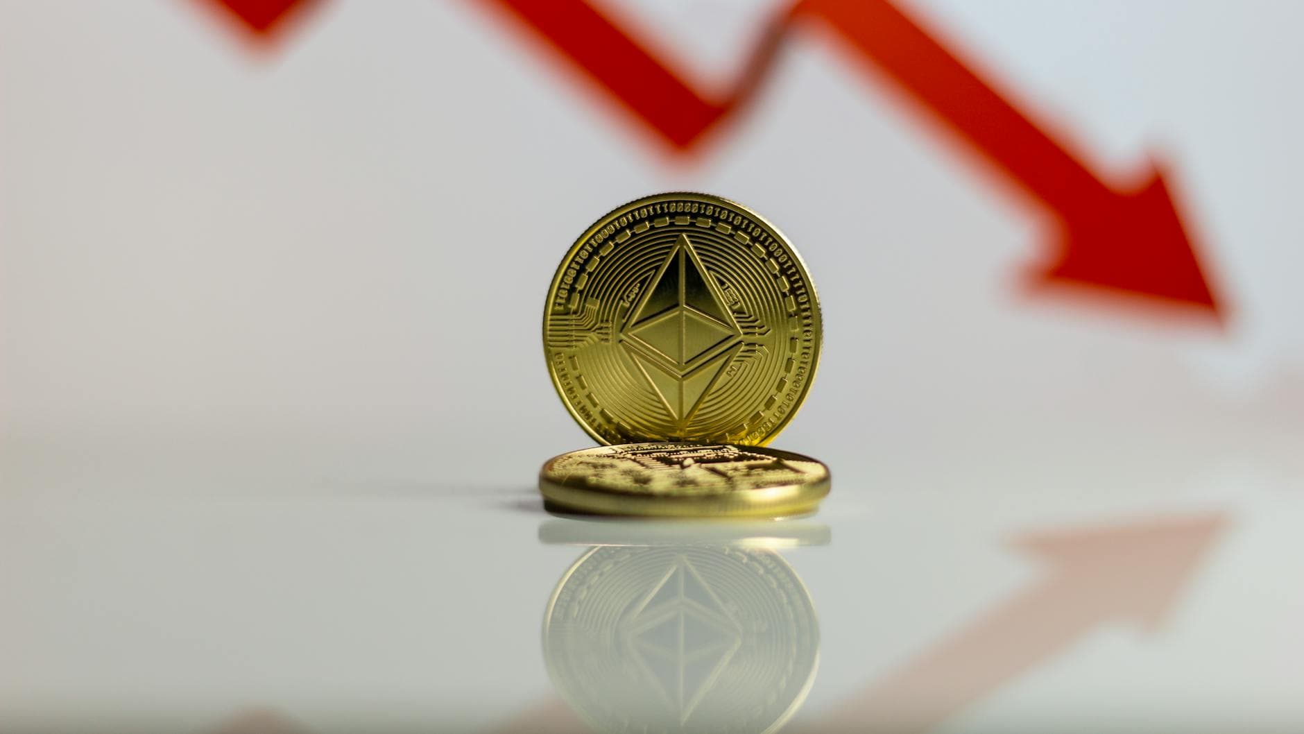 Ethereum Flashes Weakness Signals Amid Pullback Fears