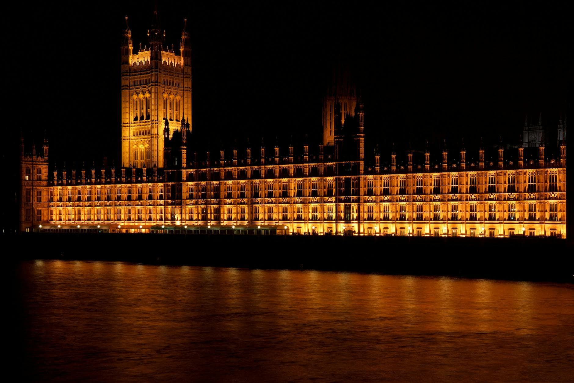 UK Parliament Probes Farage's $6.8M Crypto Billionaire Donation