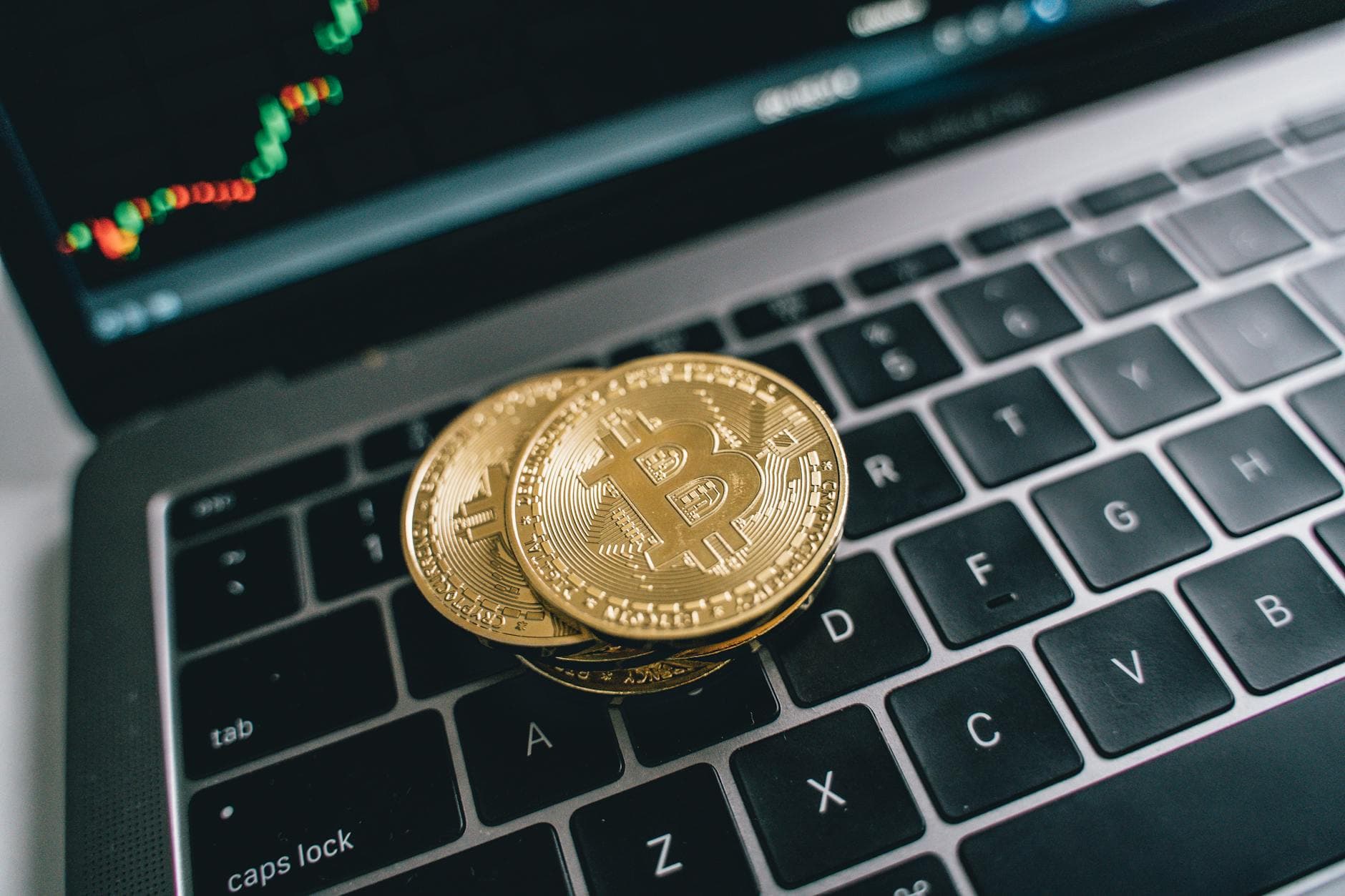 AI-Powered Hackers Slow Wall Street's Blockchain Pivot