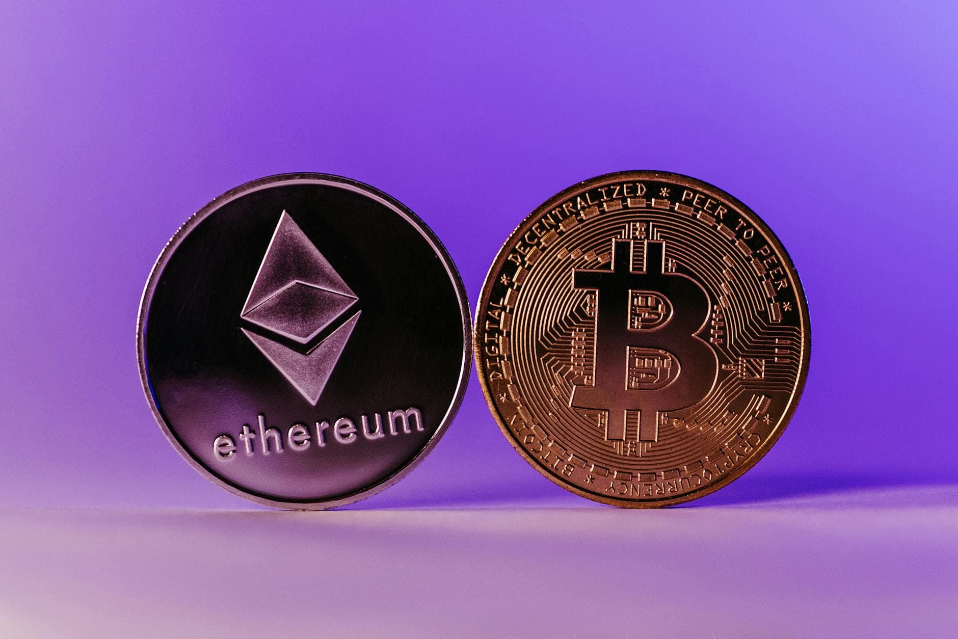 Standard Chartered Calls for Ethereum Outperformance as Bitcoin Declines