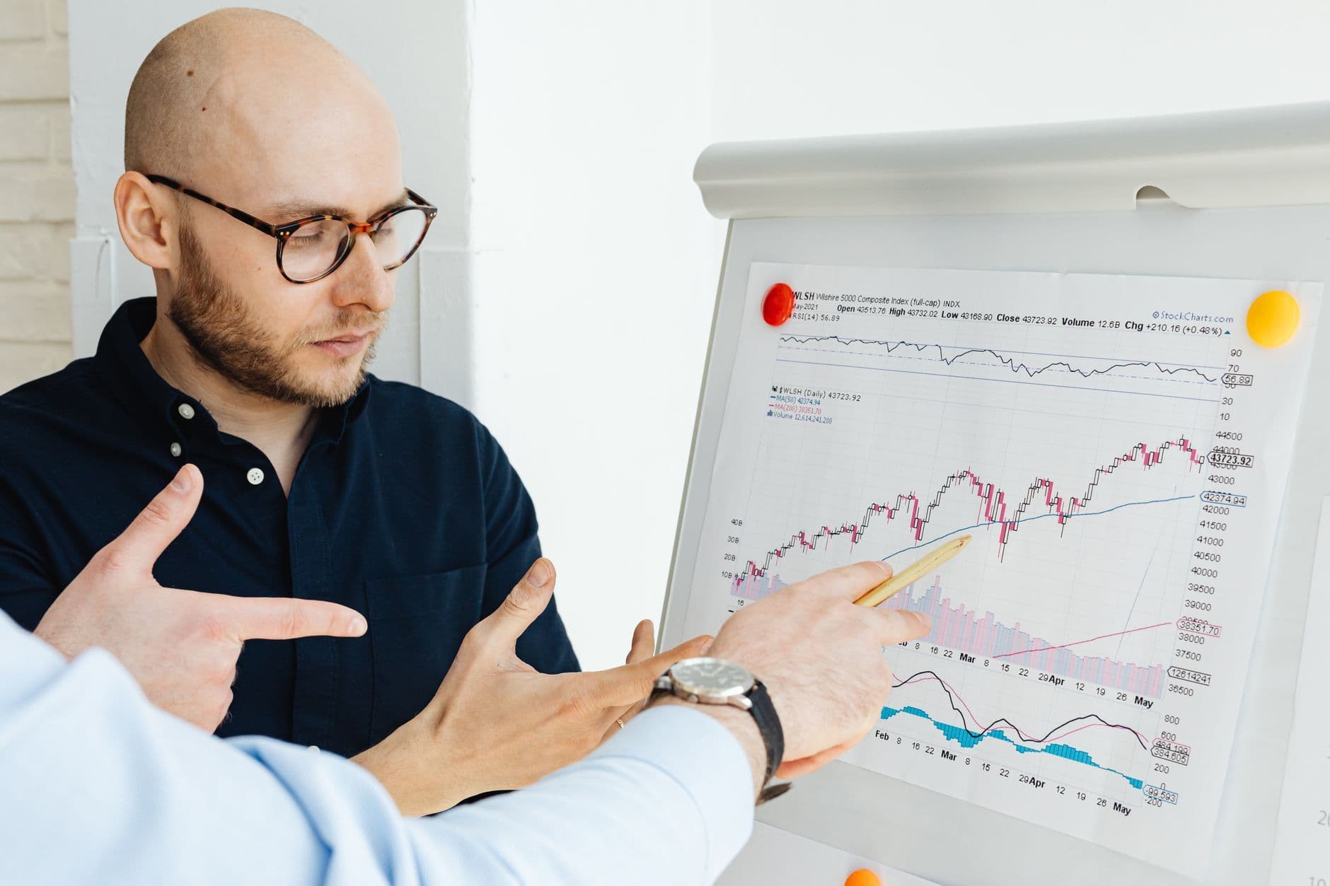 Standard Chartered's $100 UNI Target: 30x Upside or Narrative Trap?