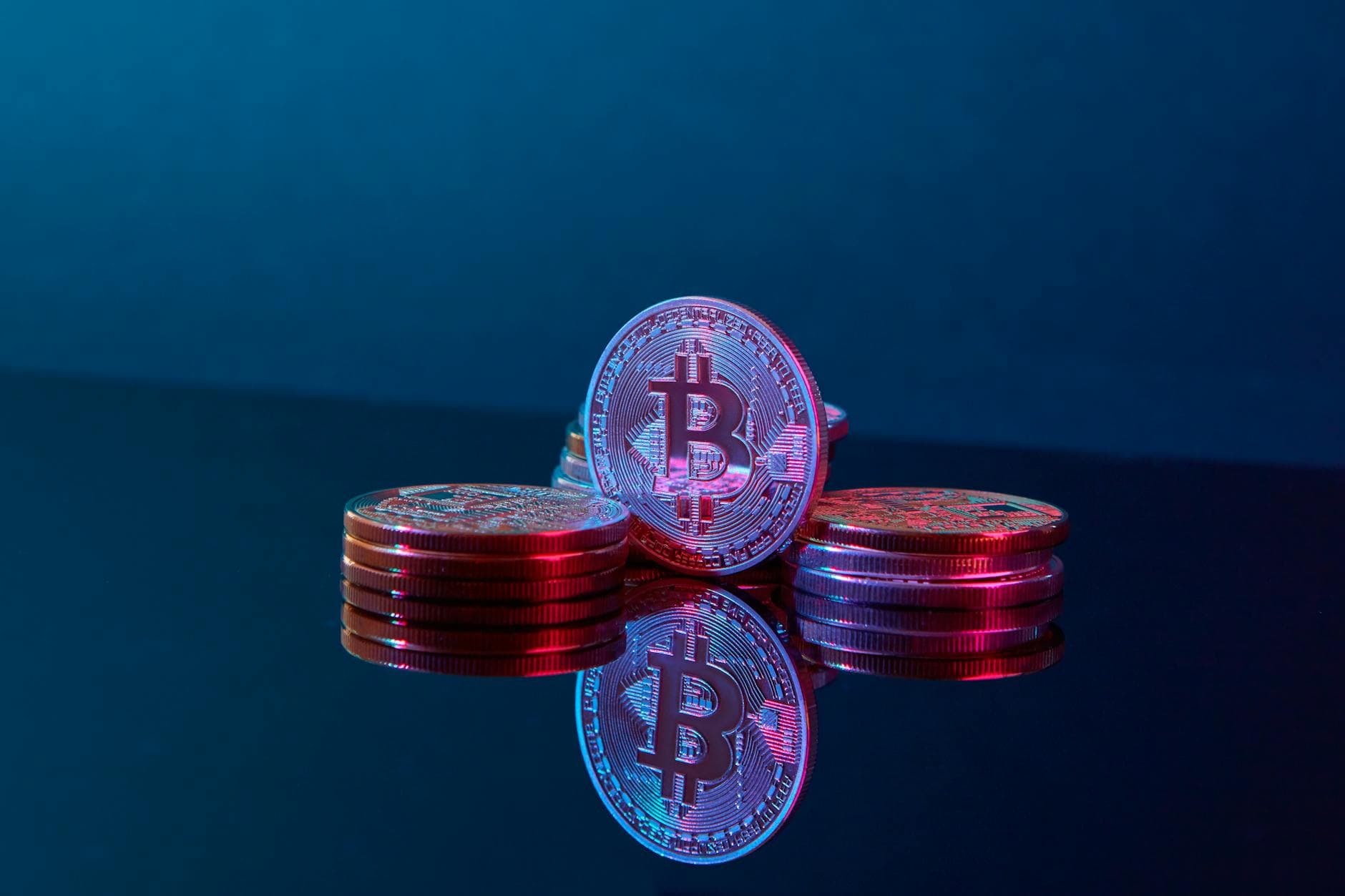 Bitcoin Falls to April Lows as MicroStrategy Sale Dampens Sentiment