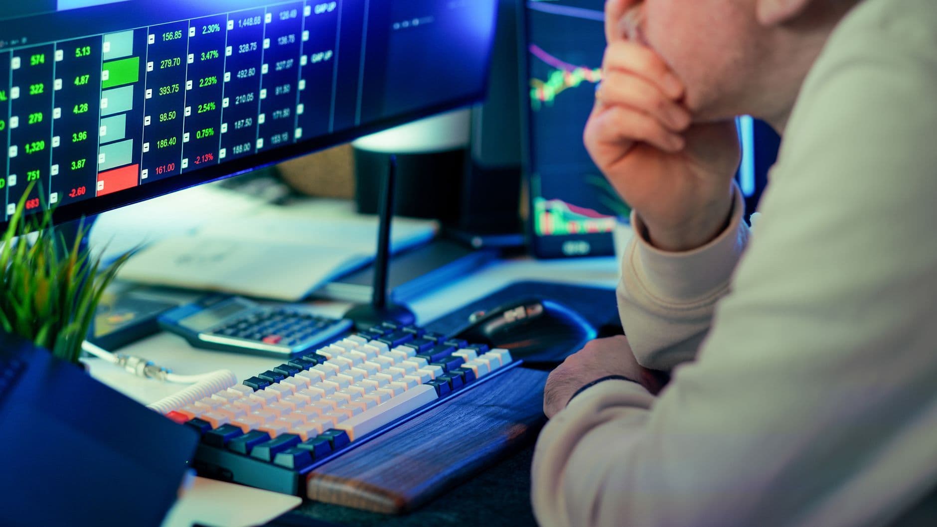 Bitcoin Breaks Below $63K as Institutional Demand Weakens