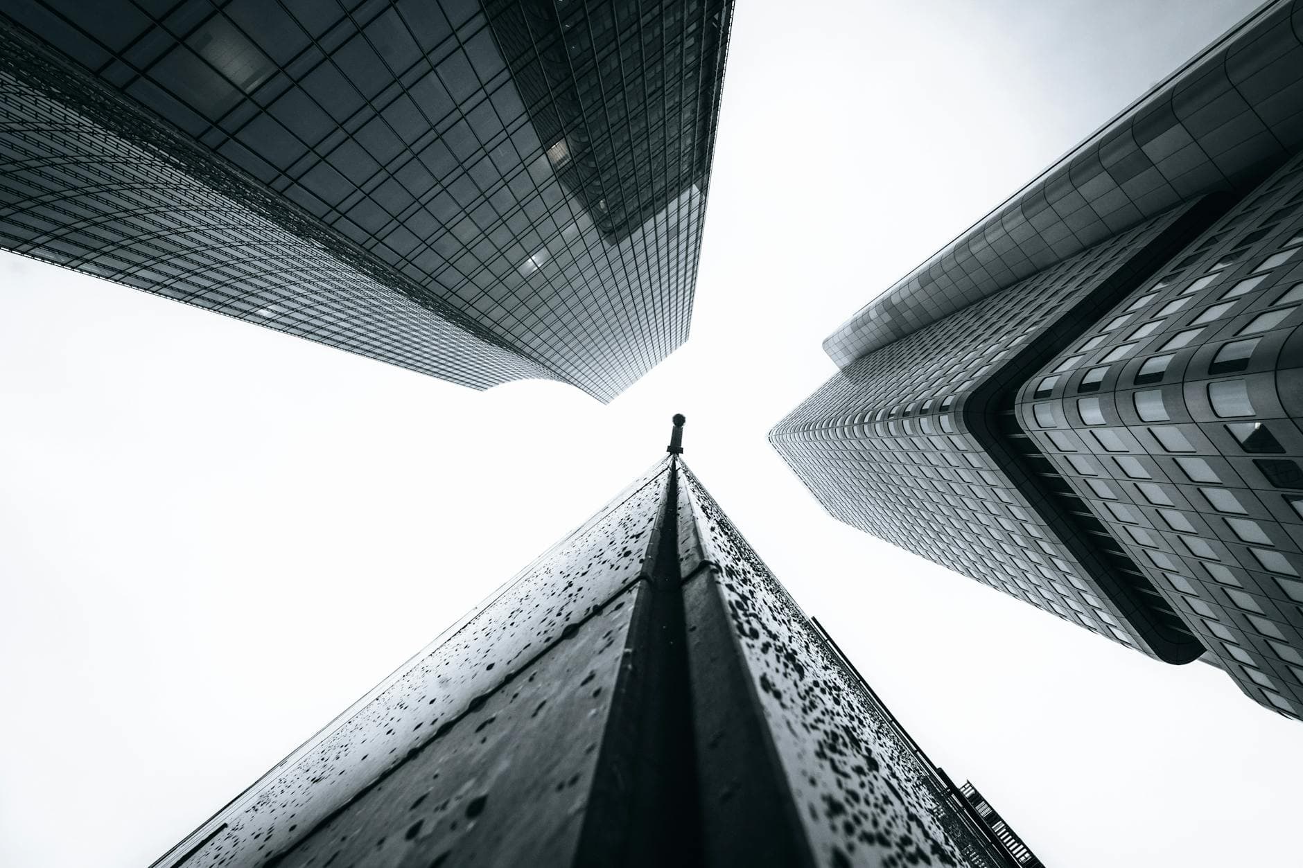 Grayscale Names Hyperliquid 'Financial Services Juggernaut' as DeFi Expands