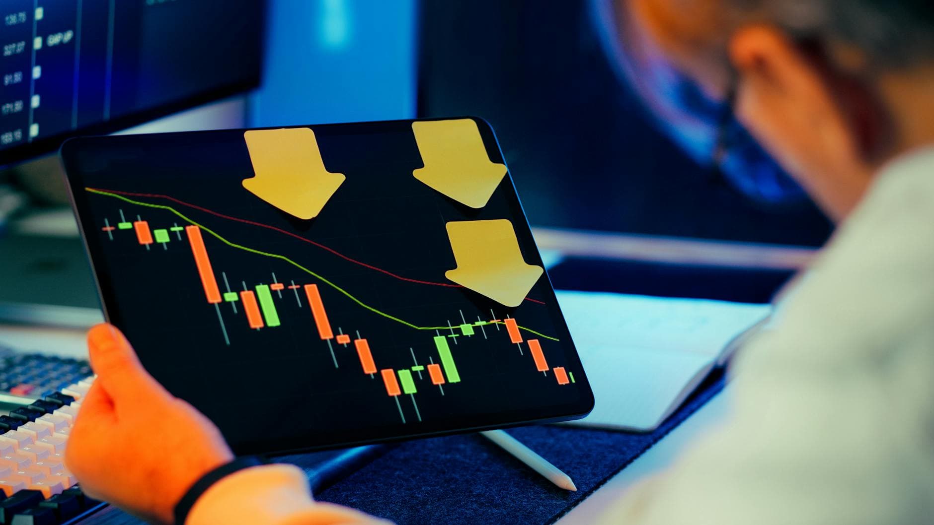 Bitcoin Tests $62K Support as Crypto Markets Decline